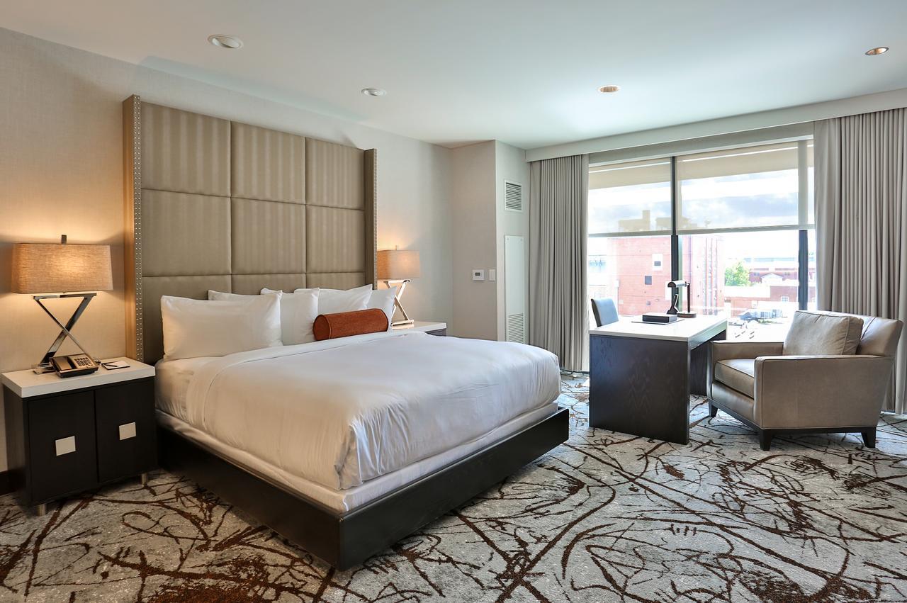 One-Bedroom Suite,813121644:JPEG